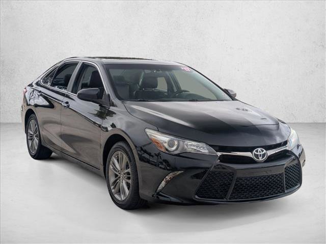 Used 2017 Toyota Camry SE w/ Moonroof Package image 3