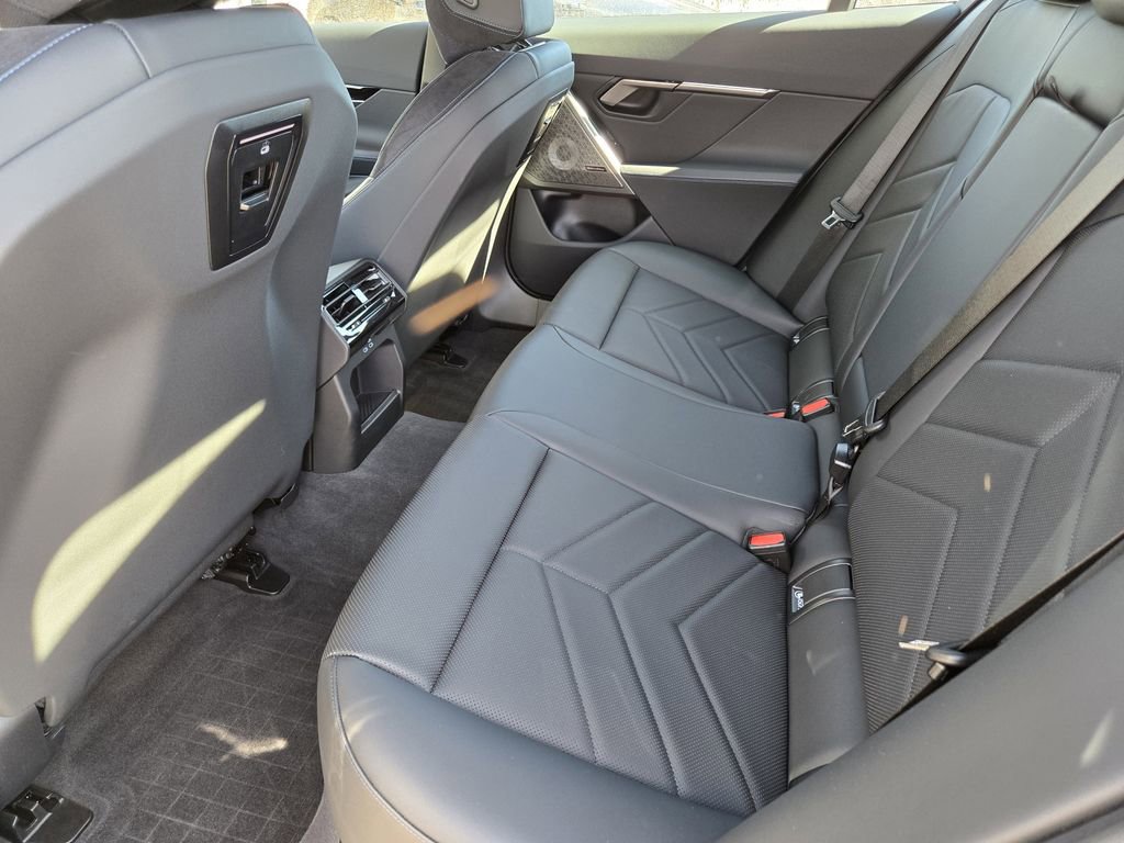 Certified 2025 BMW 530i xDrive w/ M Sport Package image 33