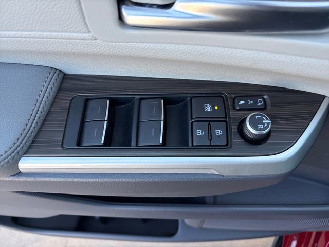 Used 2022 Toyota Sienna Limited image 4