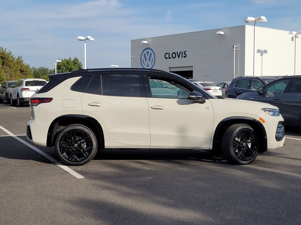 New 2026 Volkswagen Tiguan SE R-Line AWD/4WD image 4