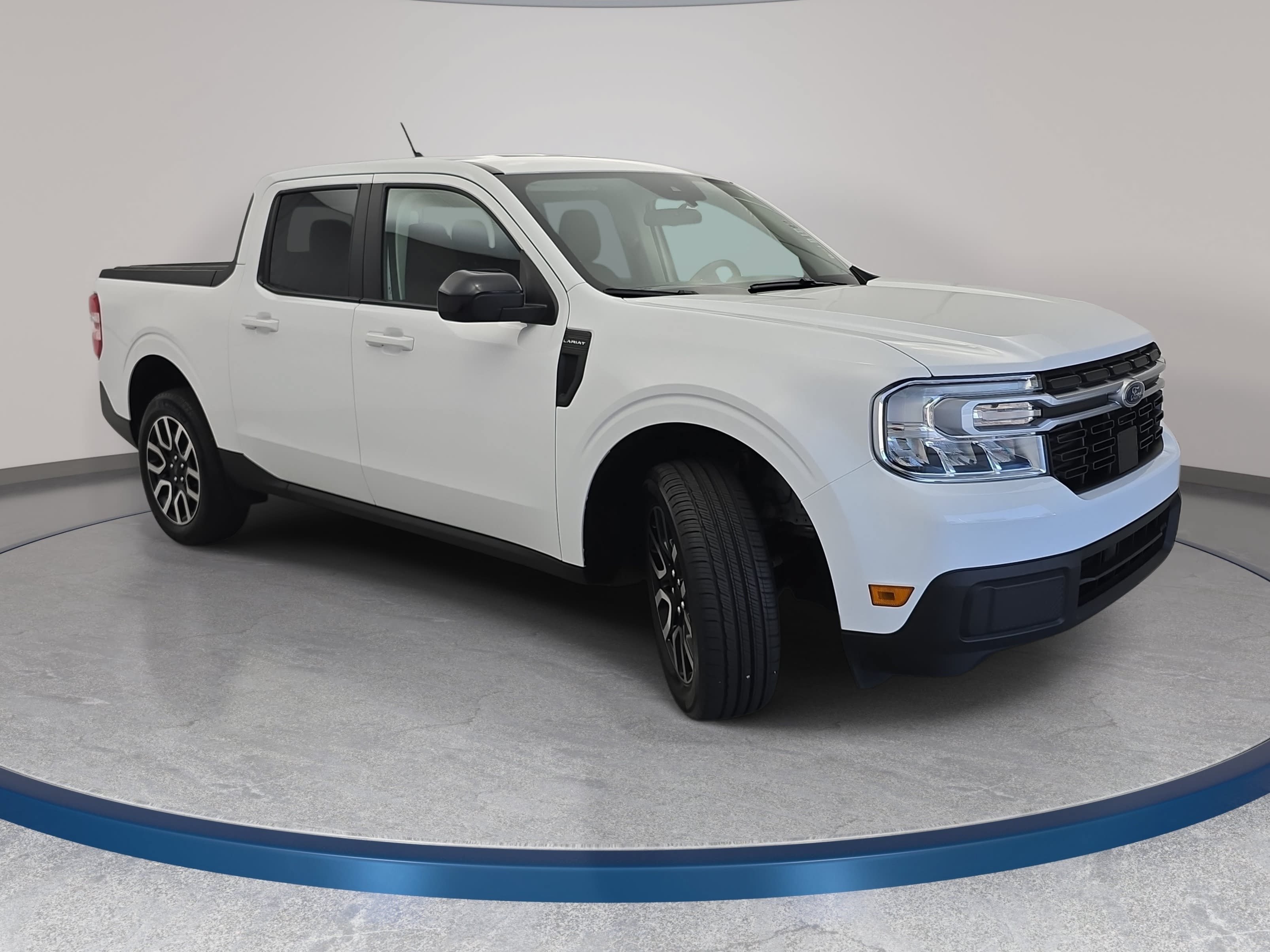 Used 2024 Ford Maverick Lariat FWD image 3