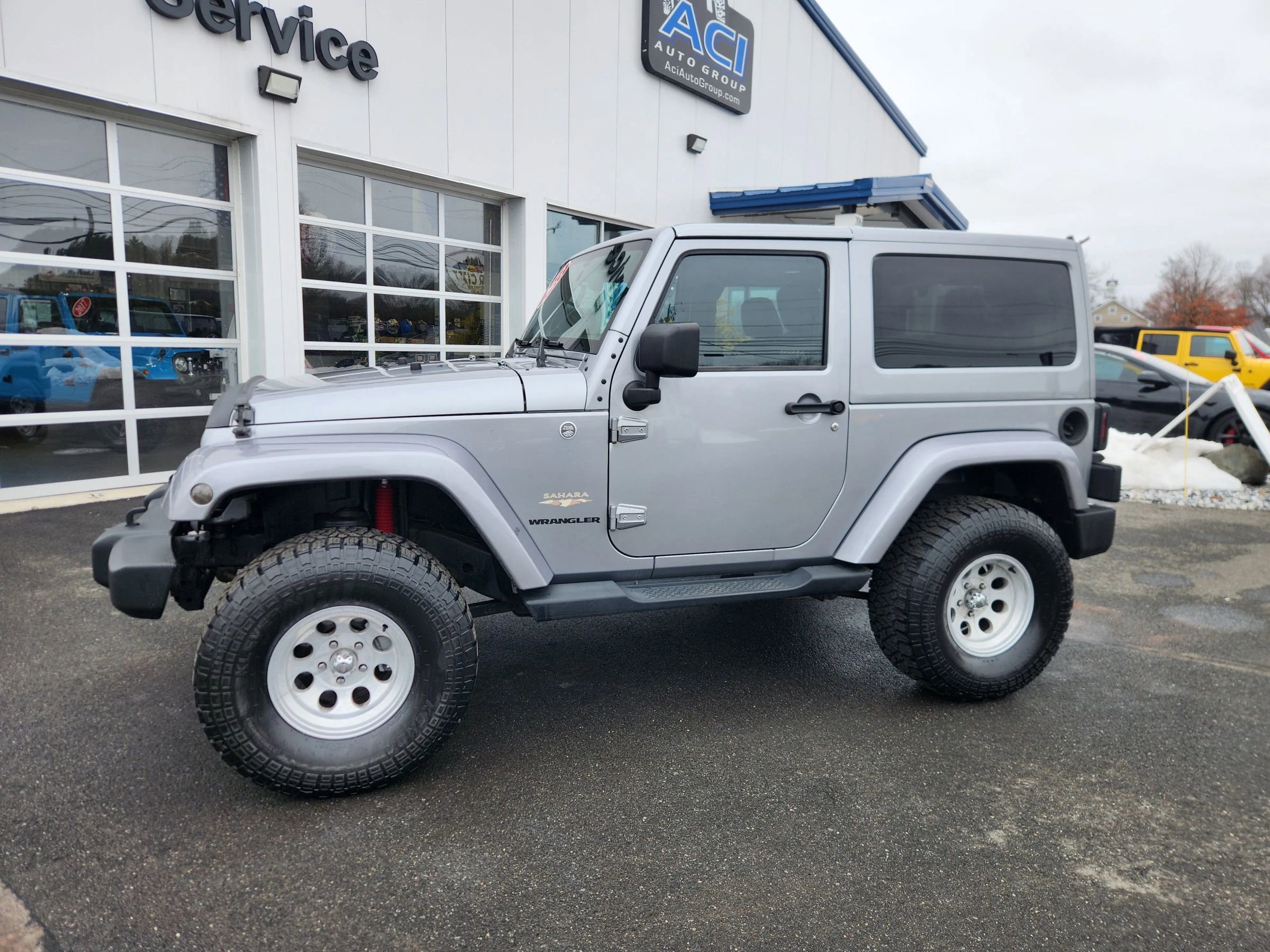 Used 2013 Jeep Wrangler Sahara w/ Dual Top Group image 7