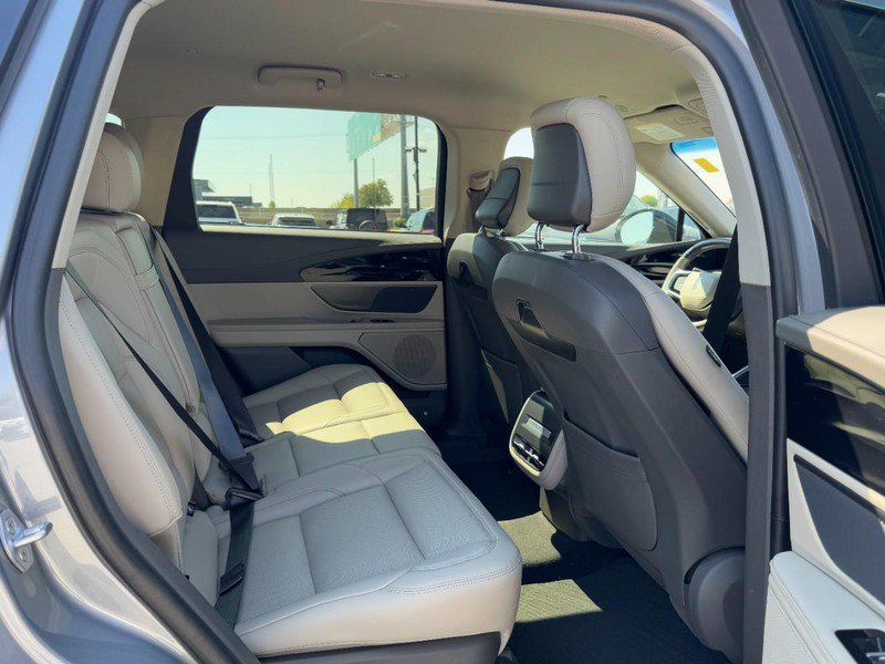 Certified 2024 Lincoln Nautilus Premier image 13