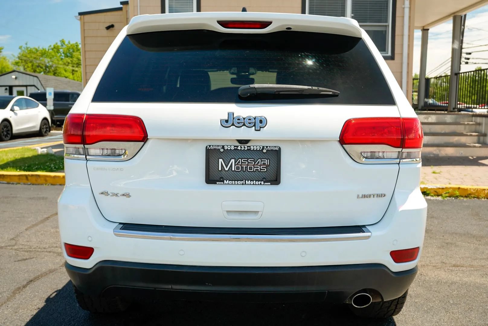 Used 2018 Jeep Grand Cherokee Limited AWD/4WD image 6