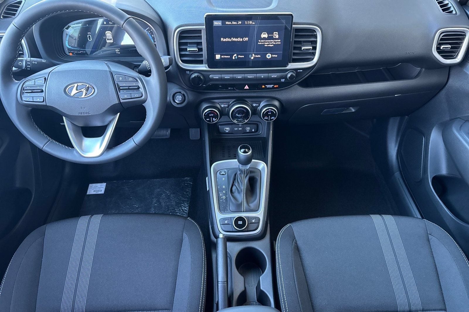 New 2026 Hyundai Venue SEL FWD image 13