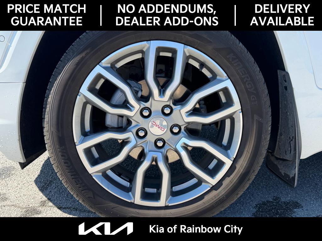 Used 2024 GMC Terrain Denali w/ Denali Premium Package image 11