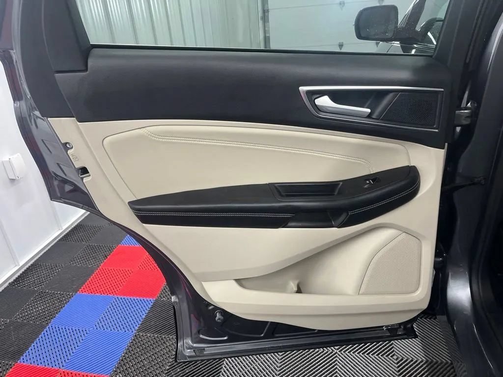 Used 2024 Ford Edge Titanium AWD/4WD image 16