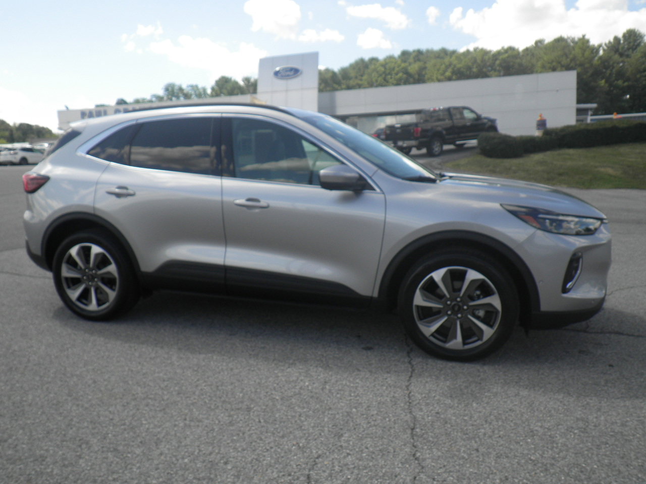 Certified 2023 Ford Escape Platinum w/ Premium Technology Package image 8