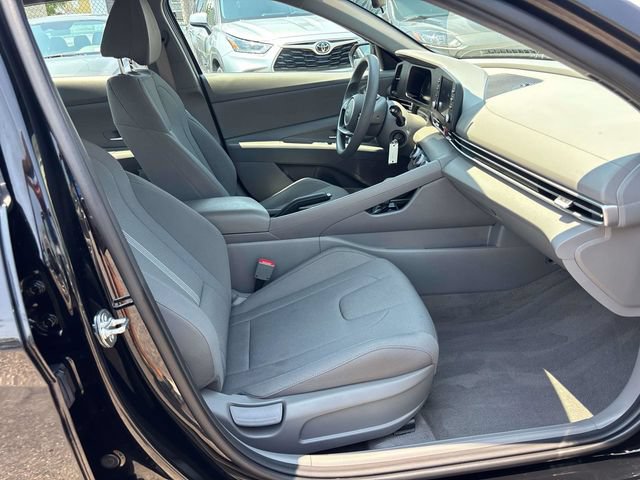 Certified 2024 Hyundai Elantra SE FWD image 15