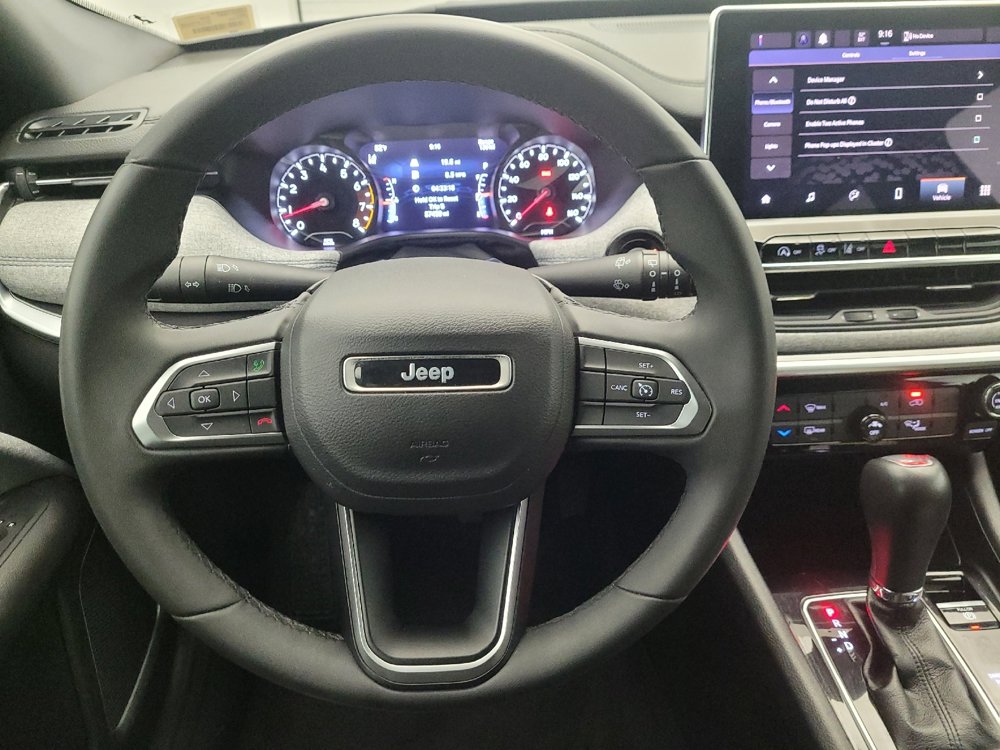 Used 2024 Jeep Compass Latitude image 22