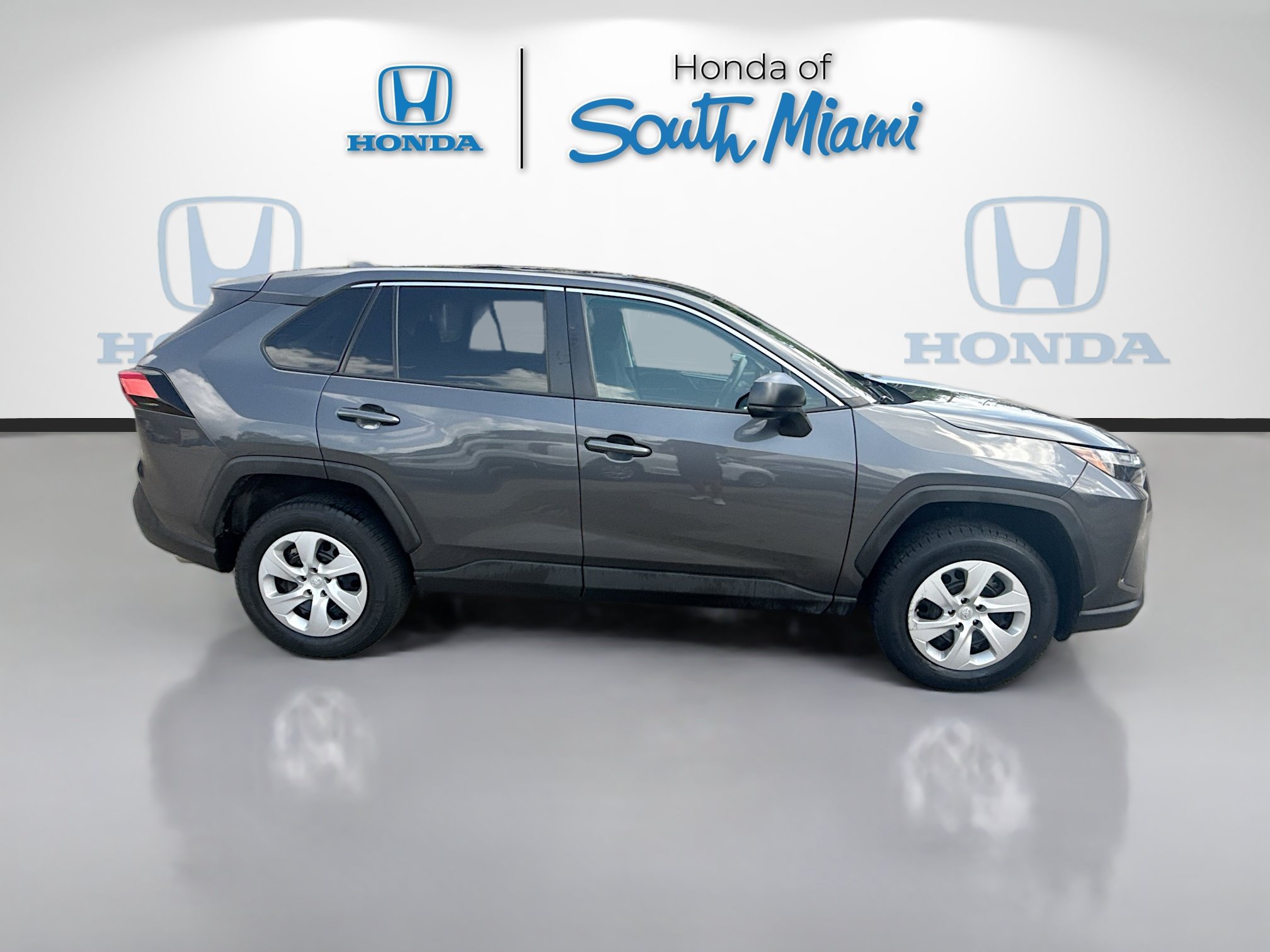 Used 2024 Toyota RAV4 LE FWD image 8