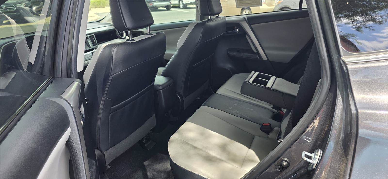 Used 2017 Toyota RAV4 Platinum FWD image 13