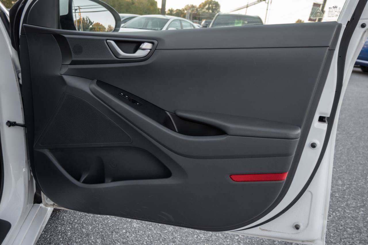 Used 2019 Hyundai Ioniq Blue FWD image 32