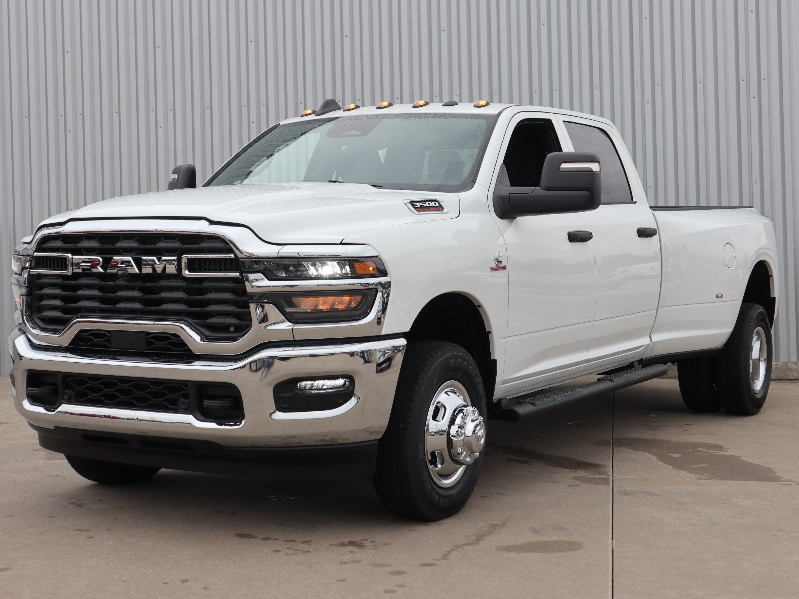New 2026 RAM 3500 Tradesman AWD/4WD image 12