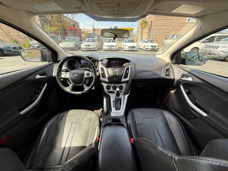 Used 2013 Ford Focus SE FWD image 14