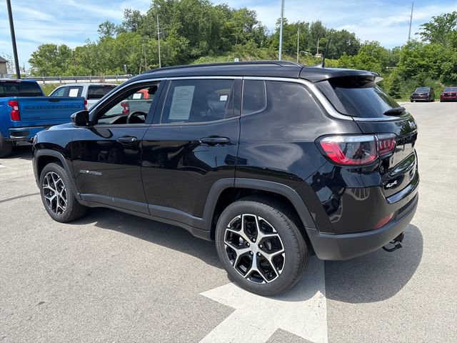 Used 2024 Jeep Compass Limited AWD/4WD image 3