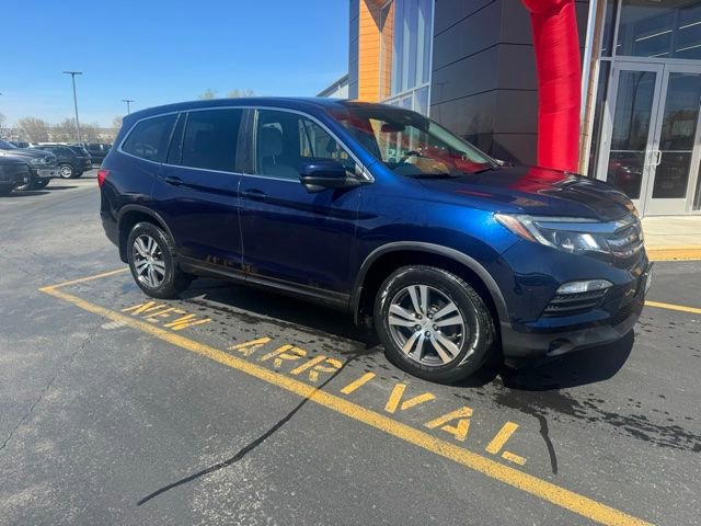 Used 2017 Honda Pilot EX image 2