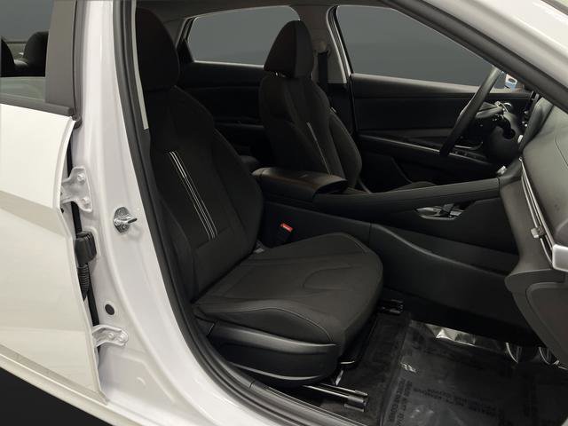 Used 2021 Hyundai Elantra Blue image 27