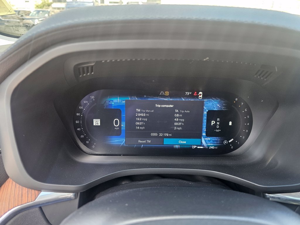 Certified 2024 Volvo XC60 B5 Ultimate w/ Climate Package AWD/4WD image 40