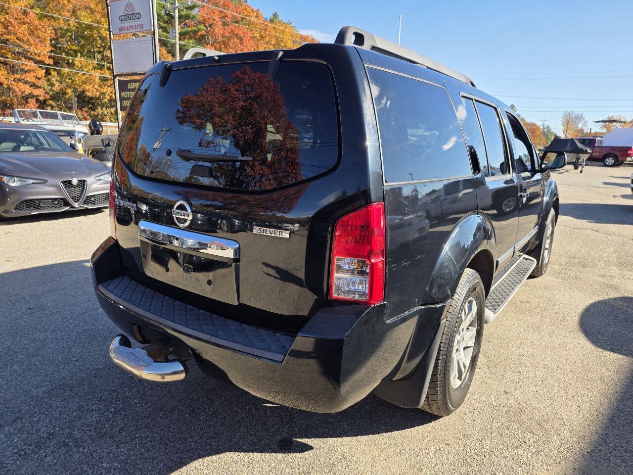 Used 2011 Nissan Pathfinder Silver AWD/4WD image 9