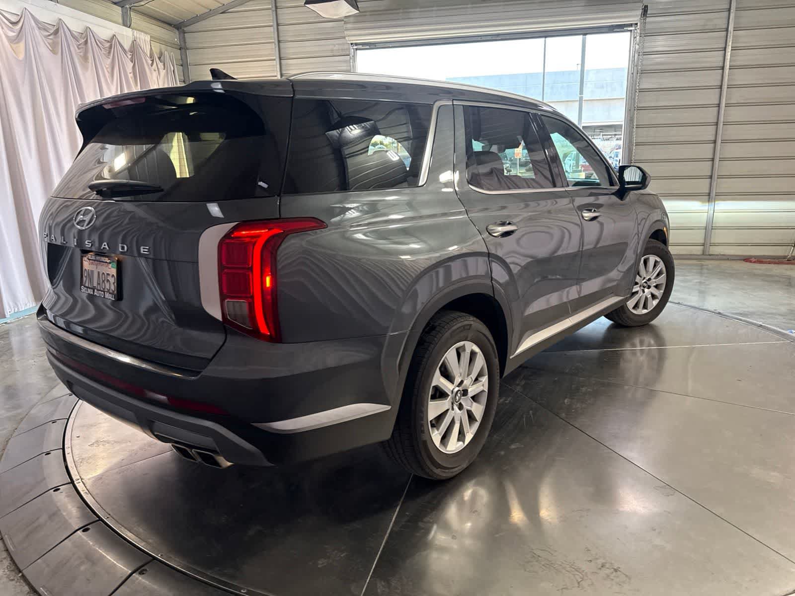Used 2024 Hyundai Palisade SEL FWD image 5