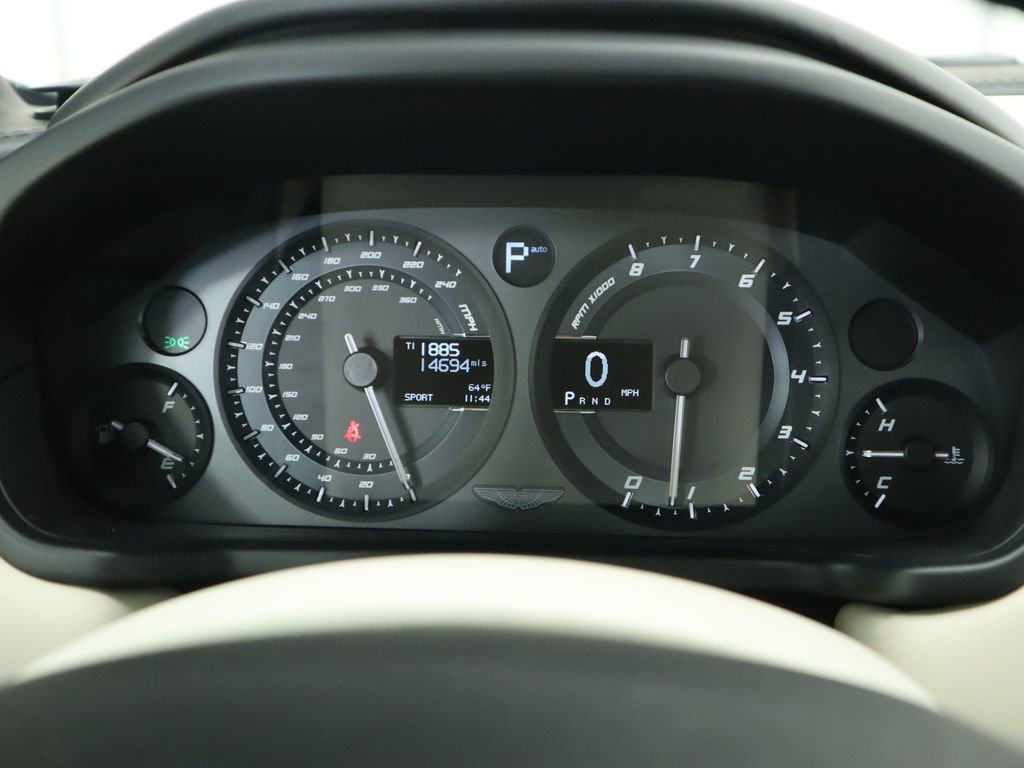 Used 2015 Aston Martin Vanquish Coupe image 33