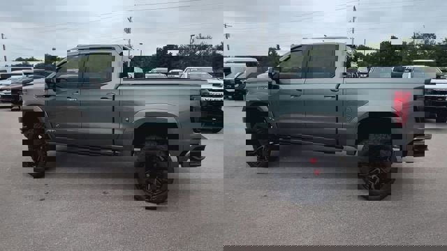 New 2025 GMC Sierra 1500 AT4 w/ AT4 Premium Package image 6