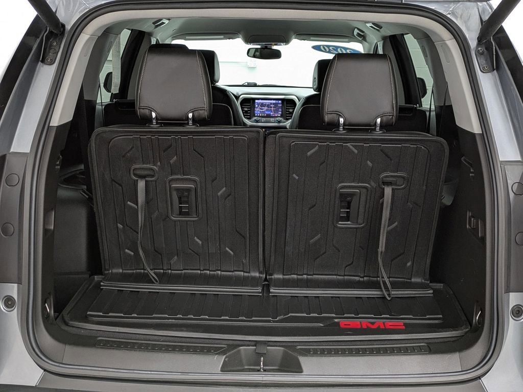 Used 2020 GMC Acadia SLT w/ LPO, Floor Liner Package AWD/4WD image 15