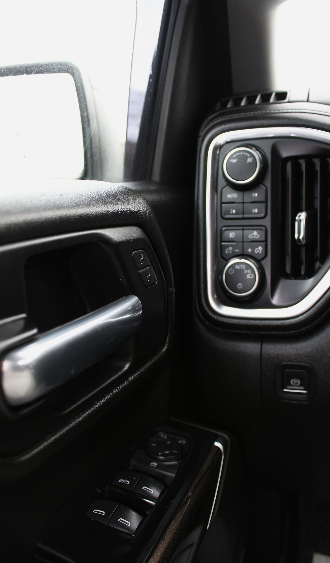 Used 2019 Chevrolet Silverado 1500 RST w/ All-Star Edition image 17