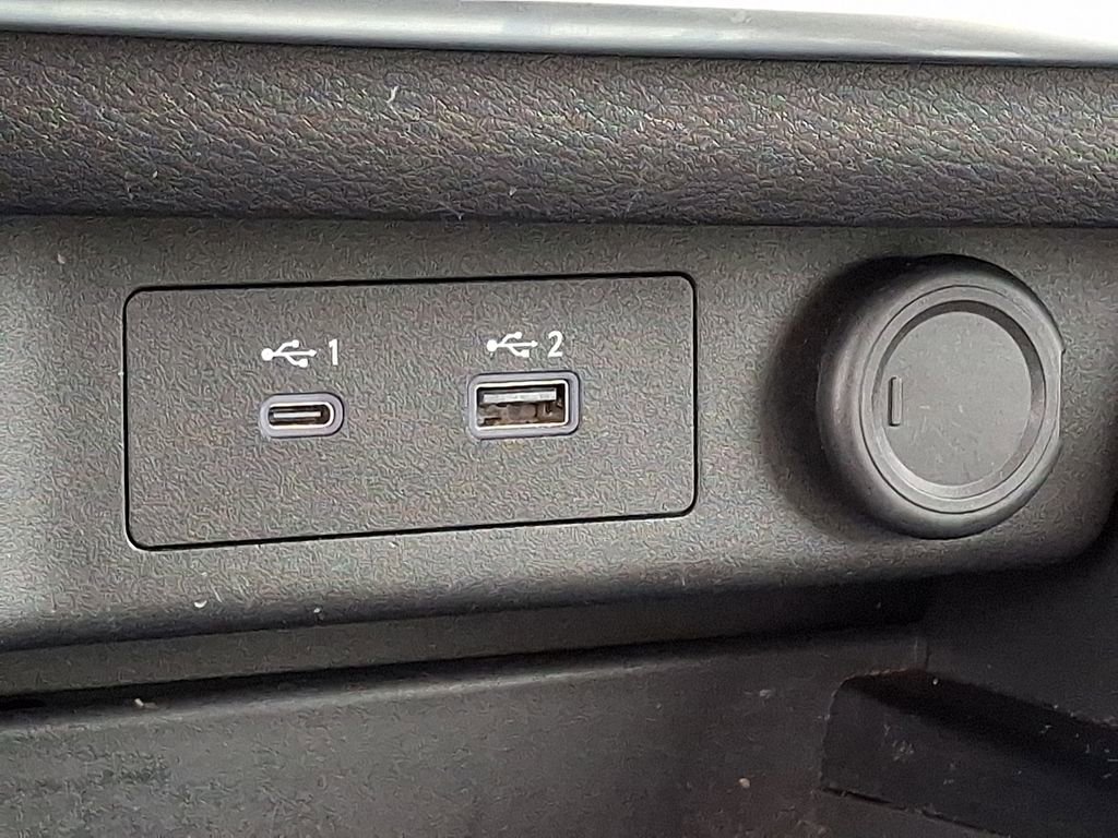 Used 2023 Nissan Rogue SV image 24