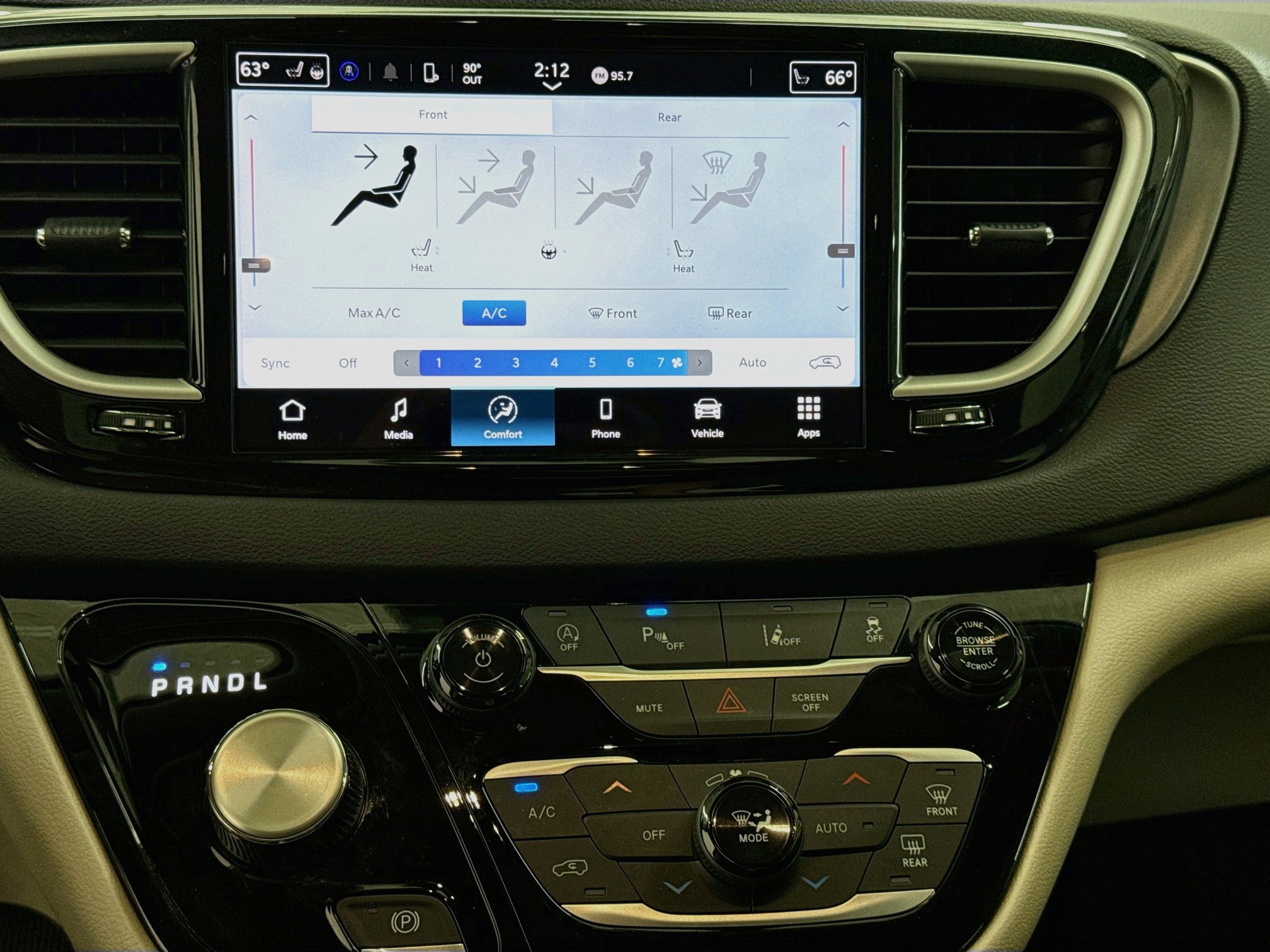 Used 2024 Chrysler Pacifica Touring-L FWD image 23