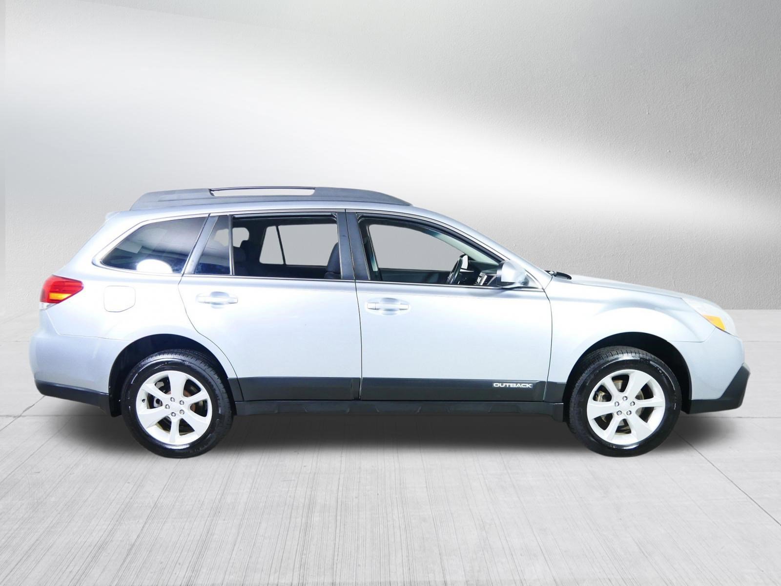 Used 2013 Subaru Outback 2.5i Premium AWD/4WD image 8