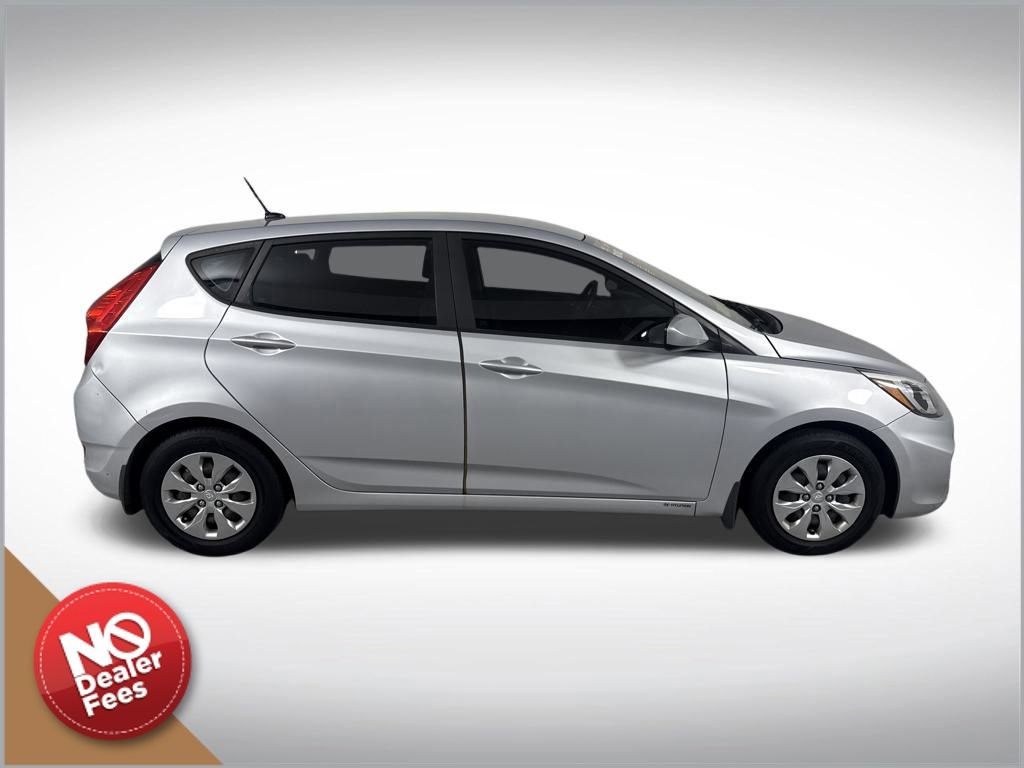 Used 2016 Hyundai Accent SE image 2