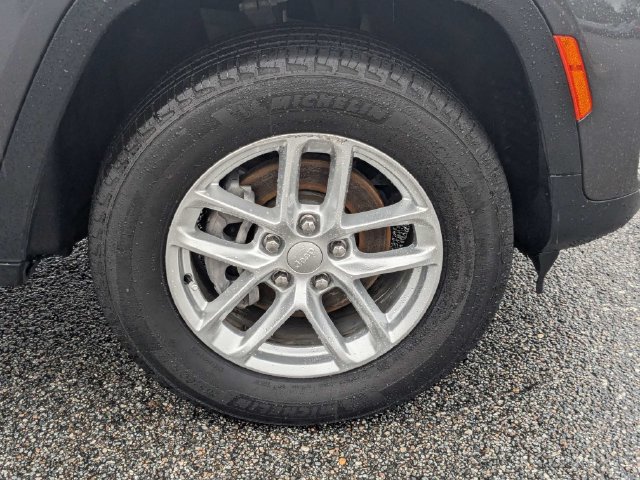 Used 2025 Jeep Grand Cherokee Laredo X RWD image 12
