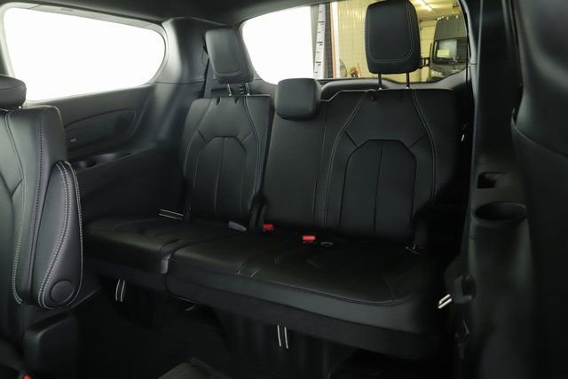New 2026 Chrysler Pacifica Select image 29