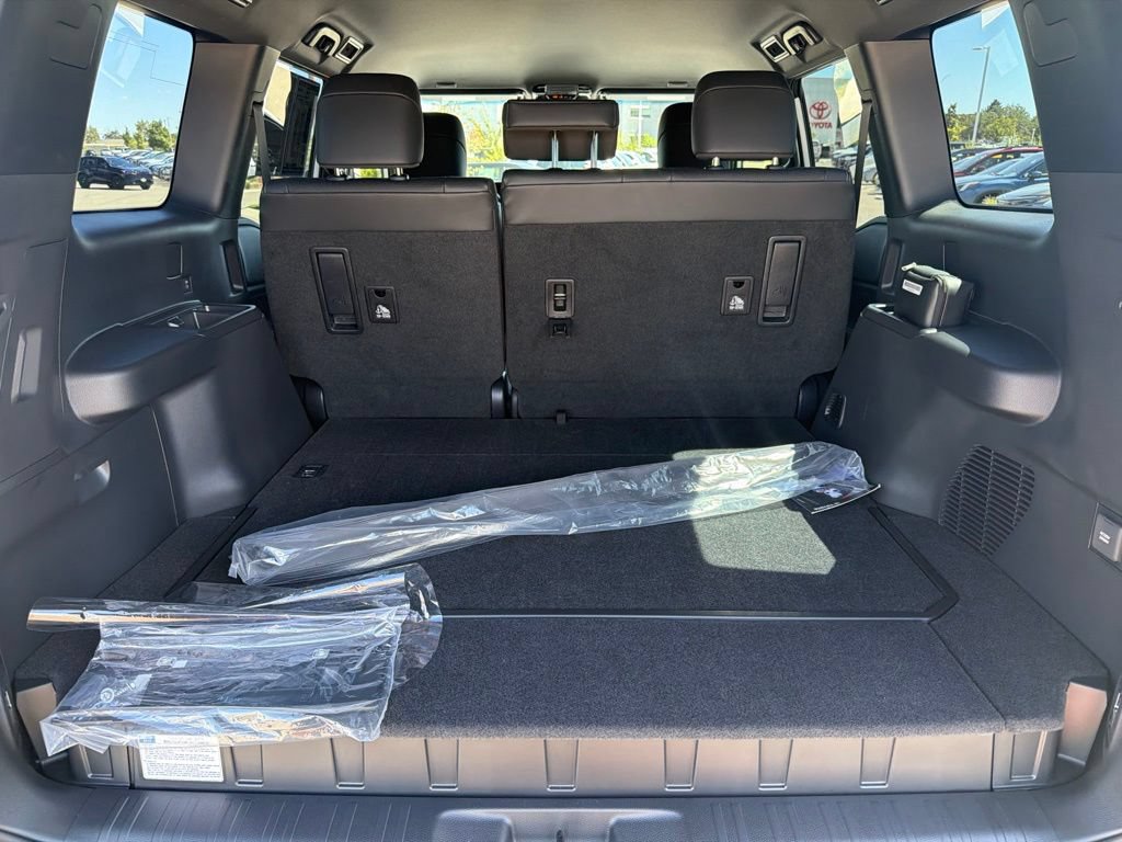 Used 2027 Toyota Land Cruiser AWD/4WD image 17
