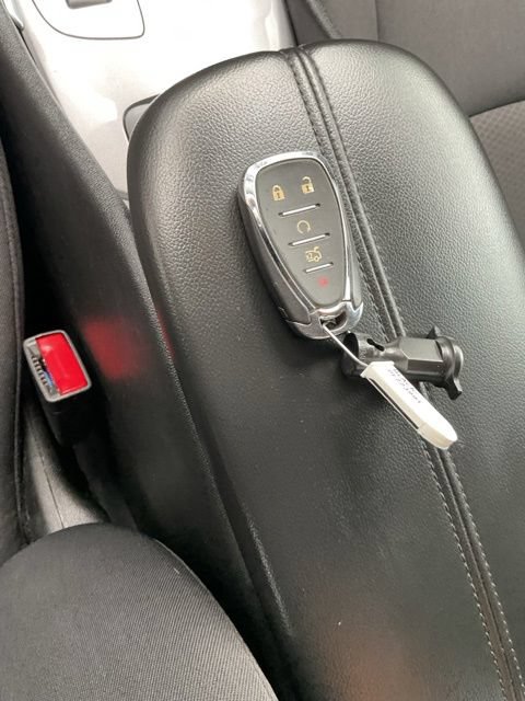 Used 2023 Chevrolet Malibu LT FWD image 30