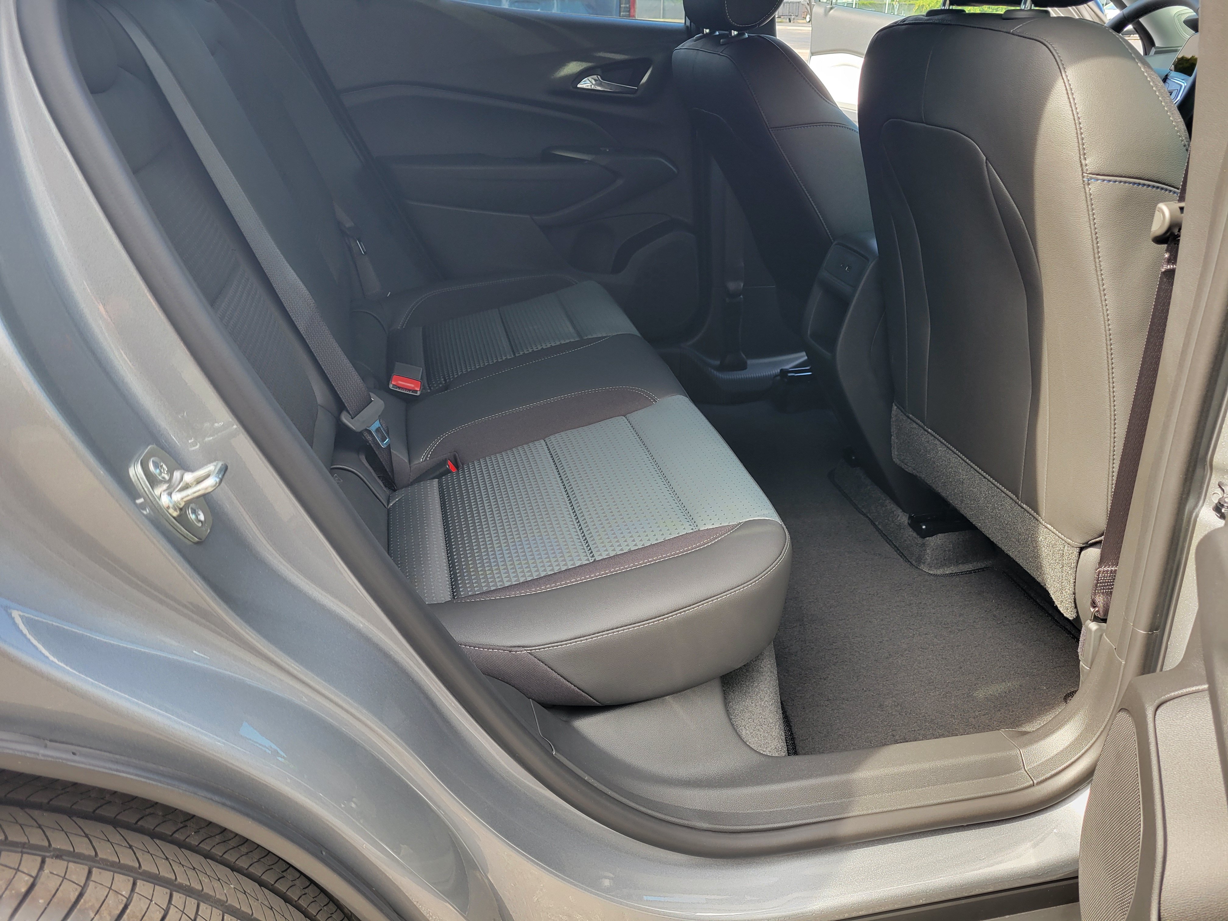 New 2026 Chevrolet Trax LT w/ Driver Confidence Package FWD image 28