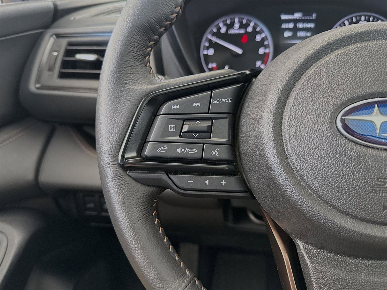 Used 2025 Subaru Ascent Bronze Edition image 35