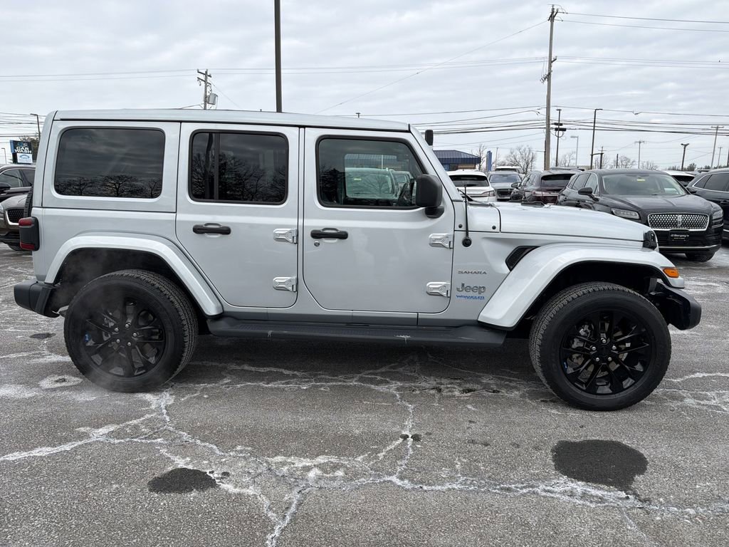 Used 2022 Jeep Wrangler Unlimited Sahara w/ Cold Weather Group AWD/4WD image 7