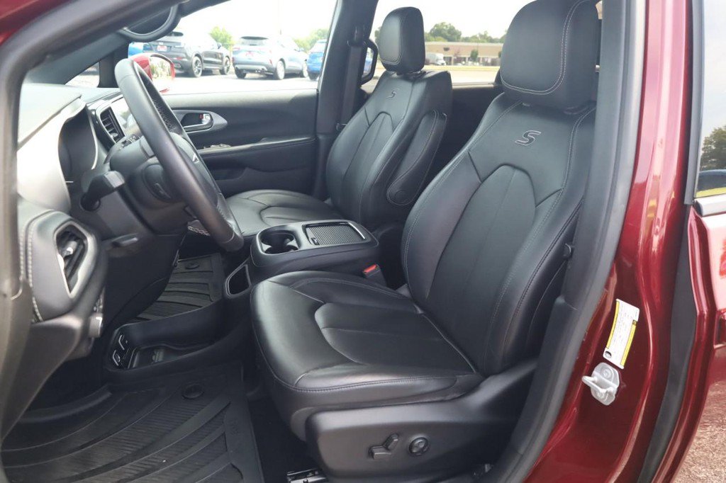 Used 2021 Chrysler Pacifica Touring-L w/ Premium & Safety Sphere Group FWD image 20