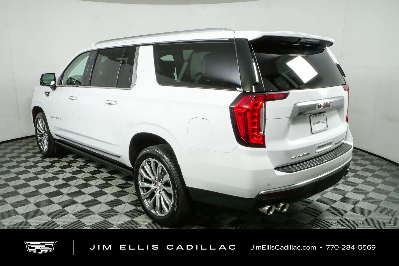 Used 2021 GMC Yukon XL Denali w/ Denali Premium Package RWD image 31