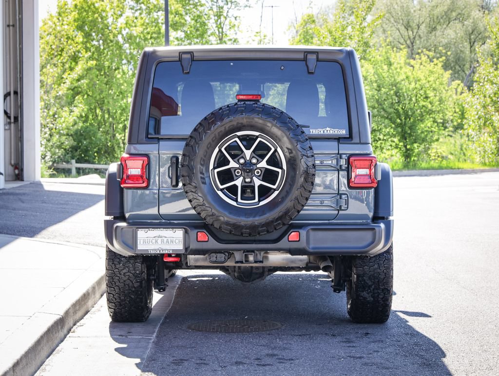 Used 2025 Jeep Wrangler Unlimited Rubicon AWD/4WD image 4