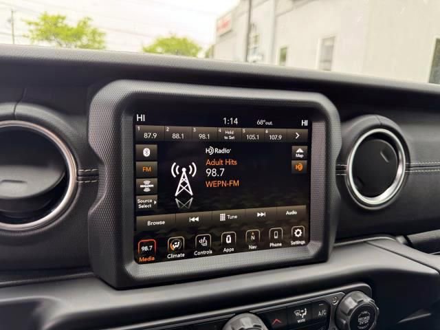 Certified 2022 Jeep Wrangler Unlimited Sahara w/ Cold Weather Group image 18