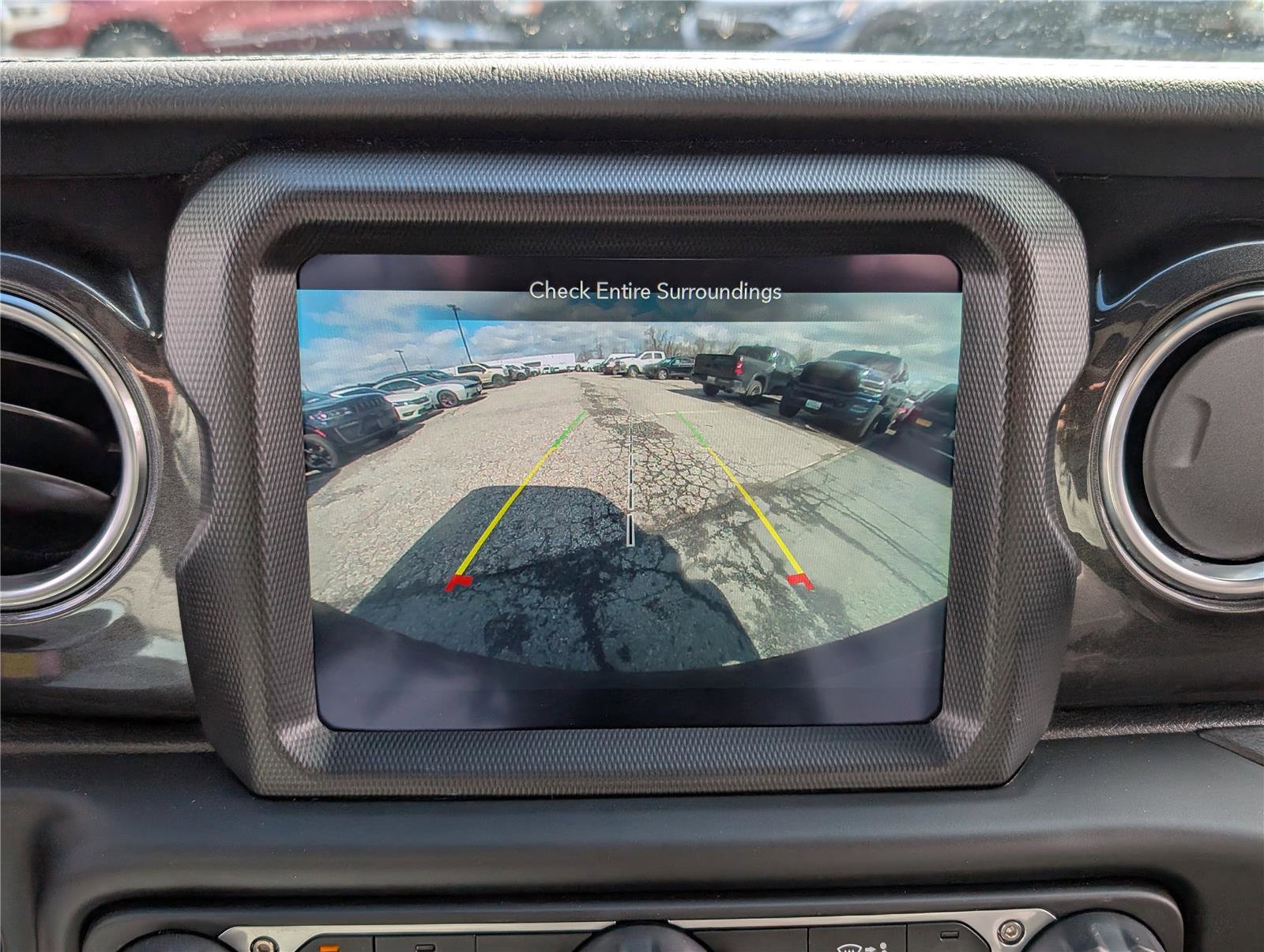 Used 2021 Jeep Wrangler Unlimited Sahara image 29