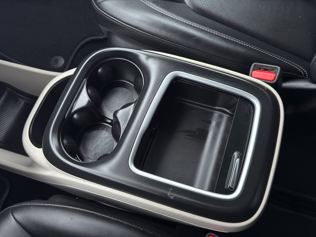 Used 2024 Chrysler Pacifica Touring-L image 19