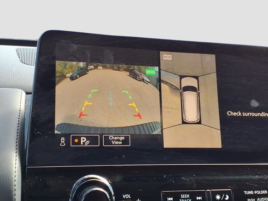 Used 2024 Nissan Armada SL w/ Captain's Chairs Package image 18