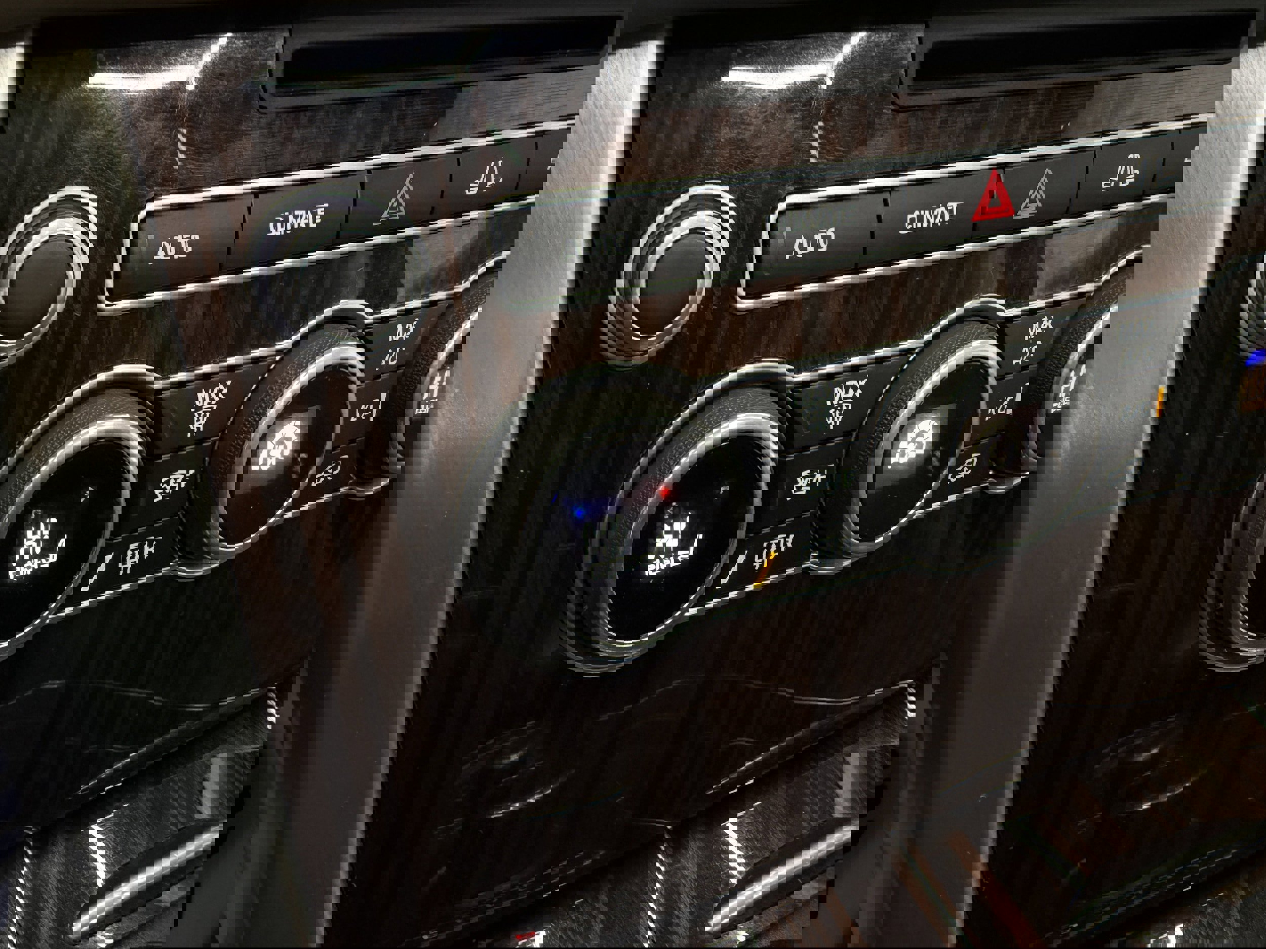 Used 2017 Land Rover Range Rover Supercharged image 17