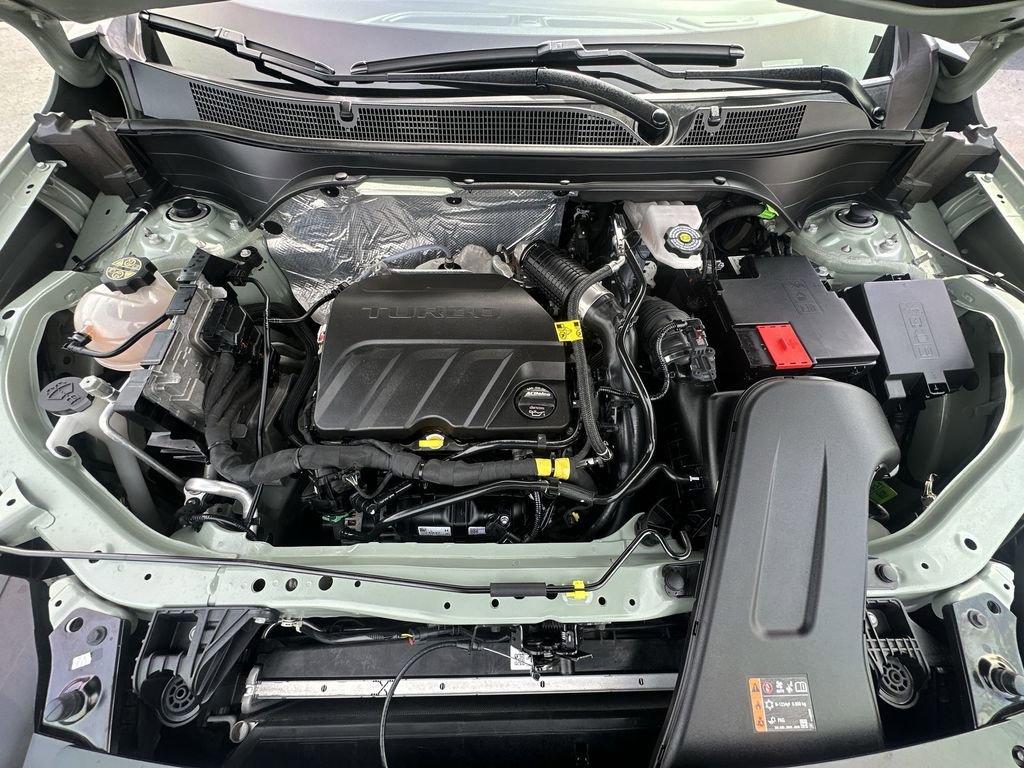 Used 2025 Chevrolet Trax ACTIV w/ Sunroof Package FWD image 25