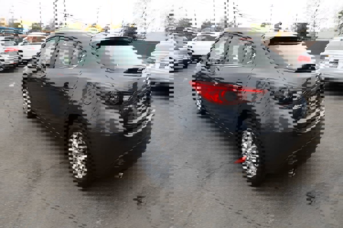 Used 2016 MAZDA MAZDA3 i Grand Touring image 6